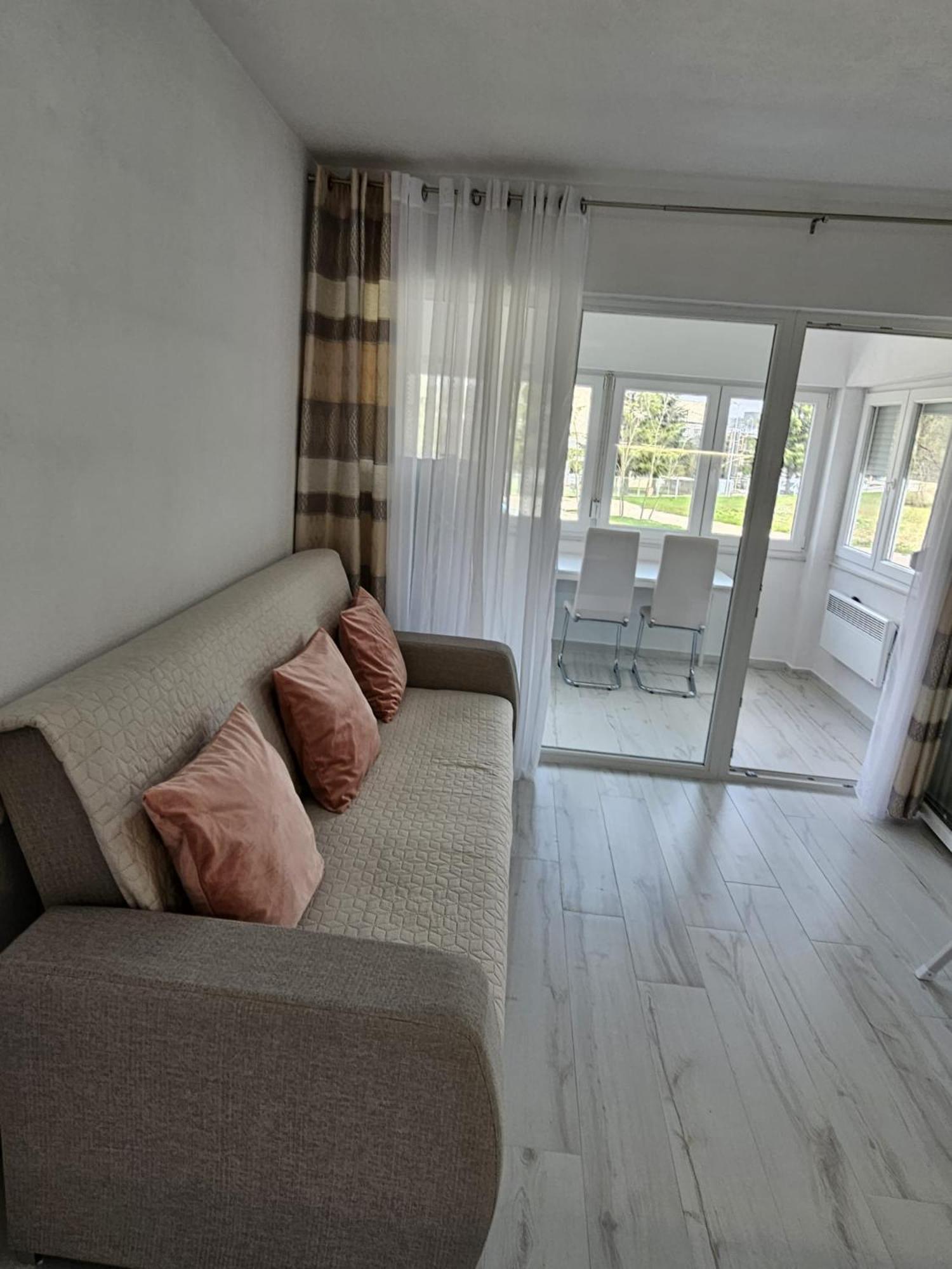 Somi Apartament *
